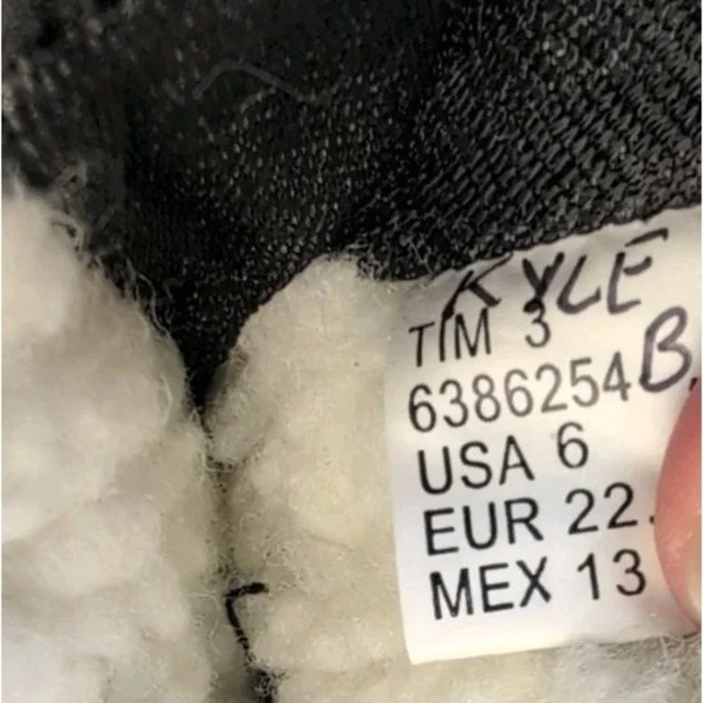 Outbrook Kids Snow Boots Size 6 Black Faux Fur Warm Pull On Winter Unisex